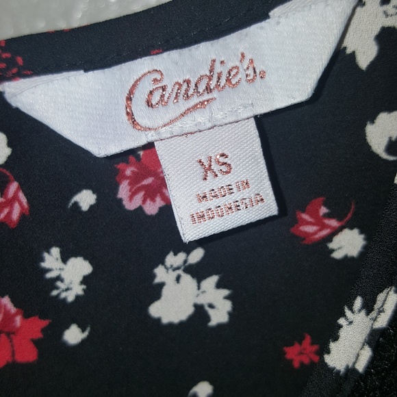 Candie's - Picture 2 of 3